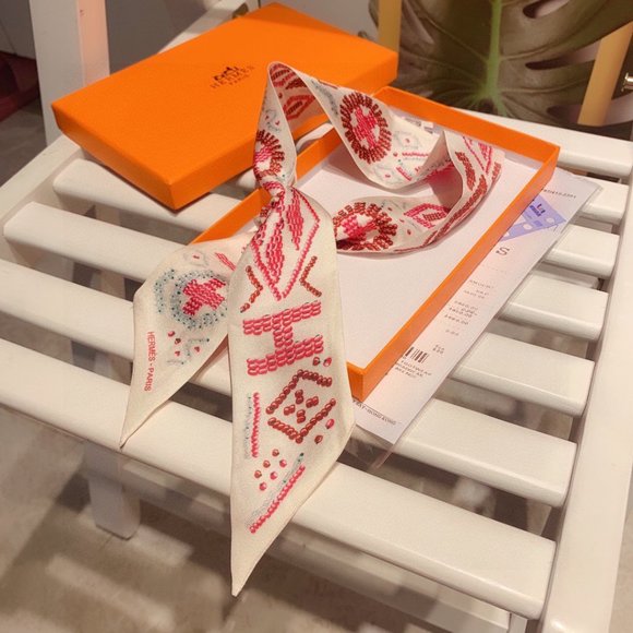 Hermes Twilly small silk scarf main image 4